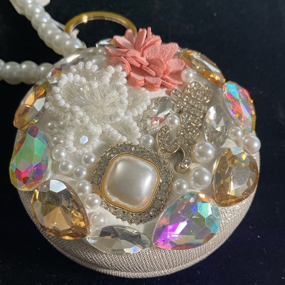 Beautiful Makeup compact mirror - Picture 2 of 3